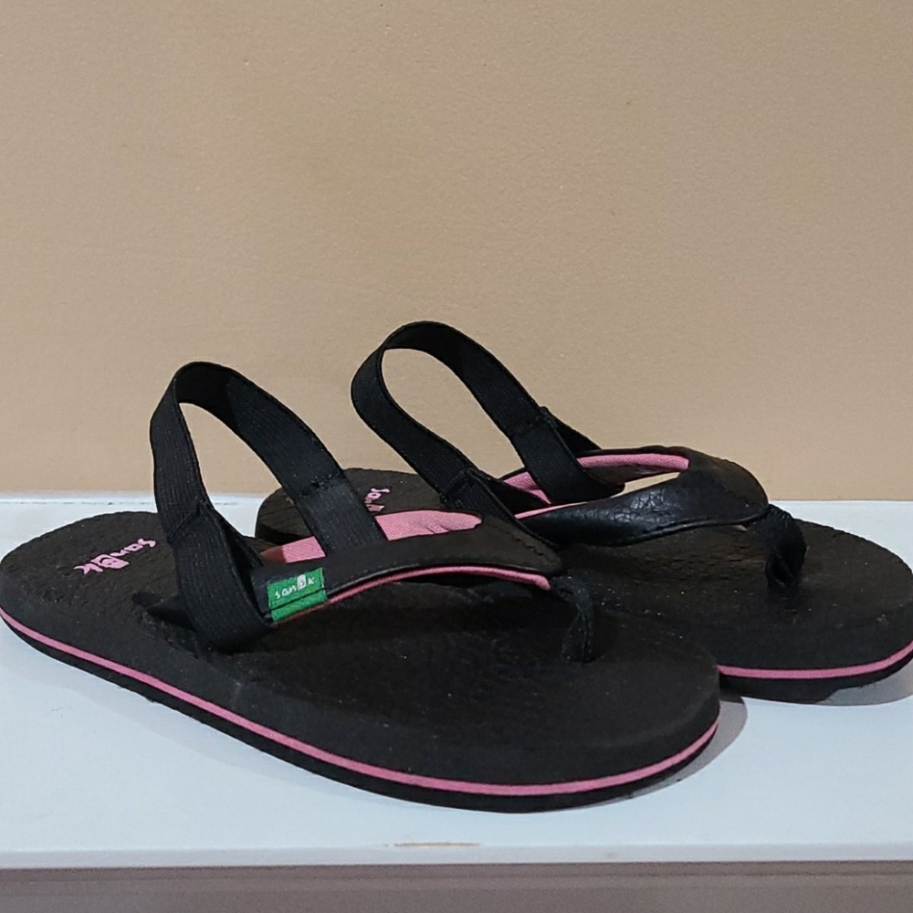 Kids Sanuk flip flops